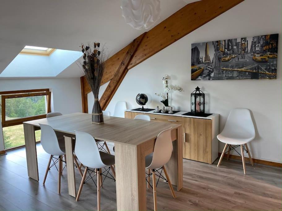 Appartement Lumineux Avec Vue Sur Les Montagnes Morbier Eksteriør bilde
